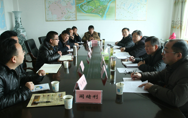 李明在明走访调研时强调