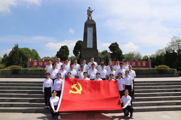 市委组织部赴来安县皖东烈士陵园开展“缅怀革命先烈，牢记初心使命”主题党日活动